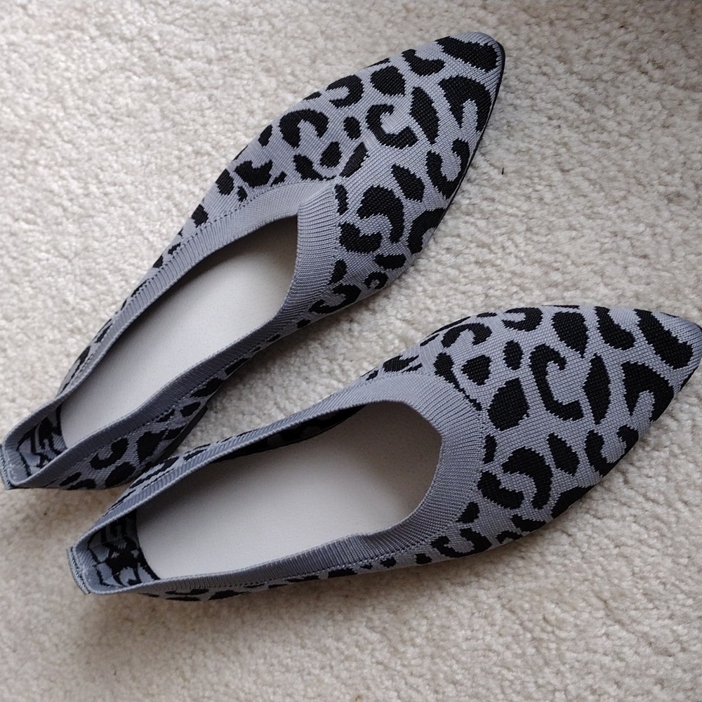 Gray and black womens animal print mesh flats. NWOT. Size 7.5